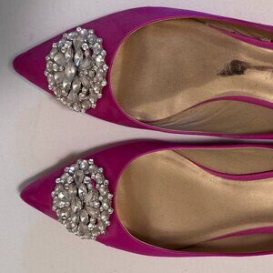 💎 Badgley Mischka Hot Pink Crystal Pointed Toe Flats – Size 10